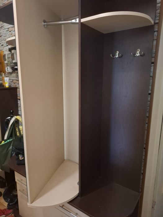 Шафа для верхнього одягу та взуття