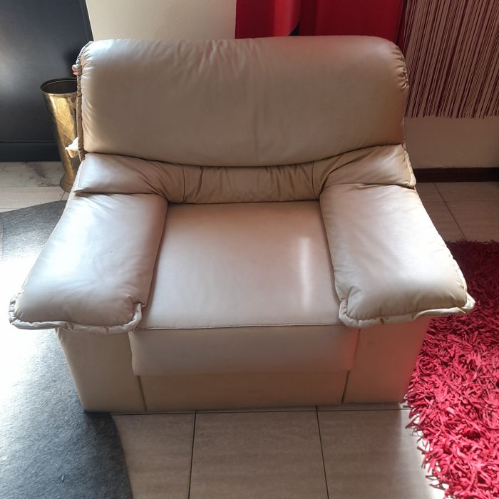 Sofa bege bom estado