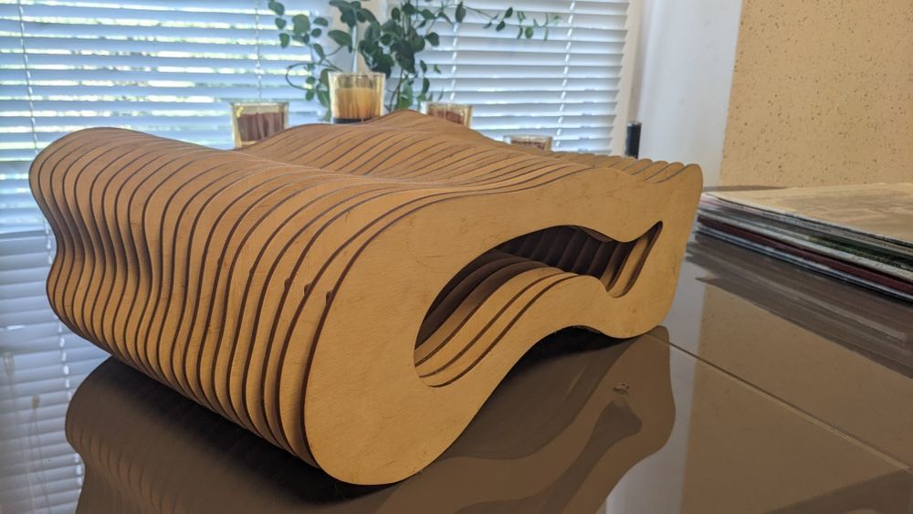 Підставка для вінілових платівок.