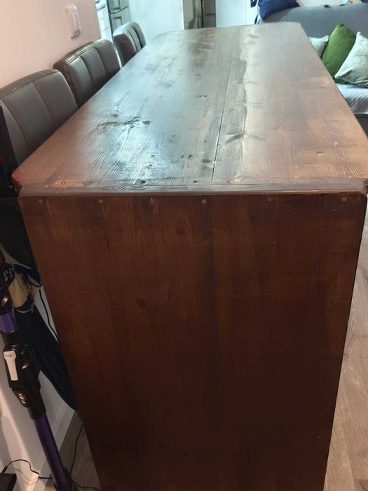 Mesa/balcão em pinho com conjunto de 6 Cadeiras pé alto