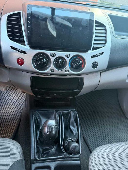 Mitsubisi L200 продаж