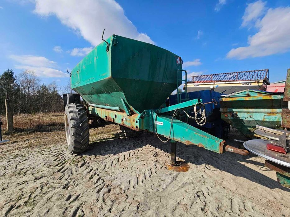 Розкидач добрив Amazone ZGВ-8200