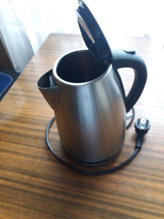 Продам электричний чайник фірми VITEK