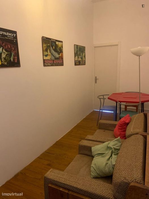 Quarto - localizado em São Bento Lisbon