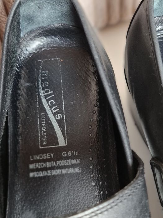 Czółenka czarne skórzane Medicus r.40