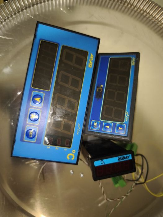Apar sterownik temperatury itp.