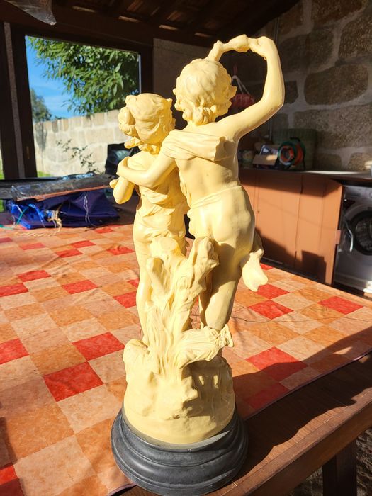 Estátua em marfinite