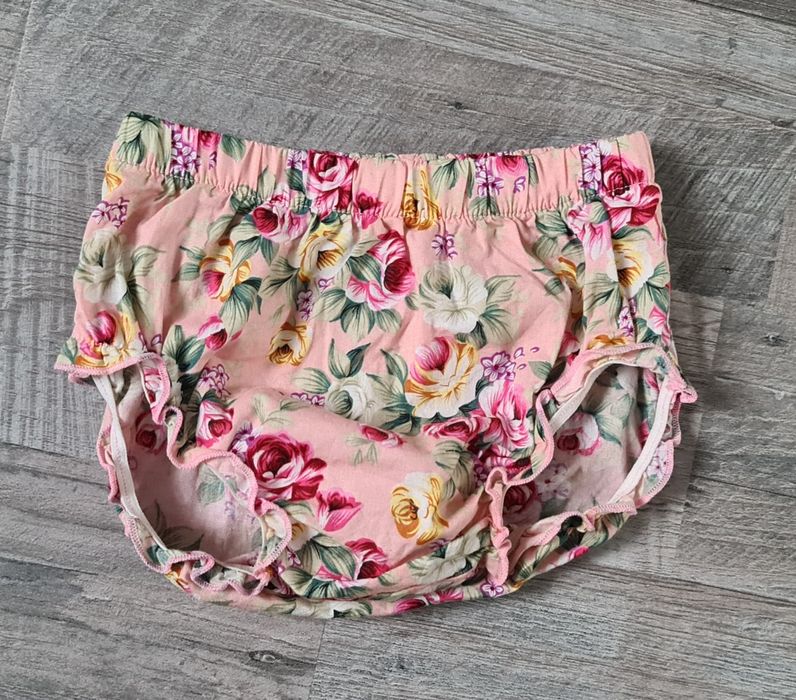 Bloomersy majtki na pampersa w kwiaty róże