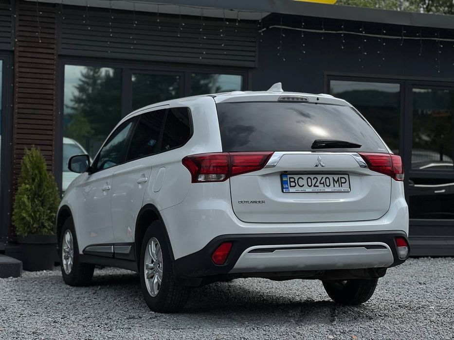 Продаж Міцубісі 2021р Перший власник з салону.100тис пробігу