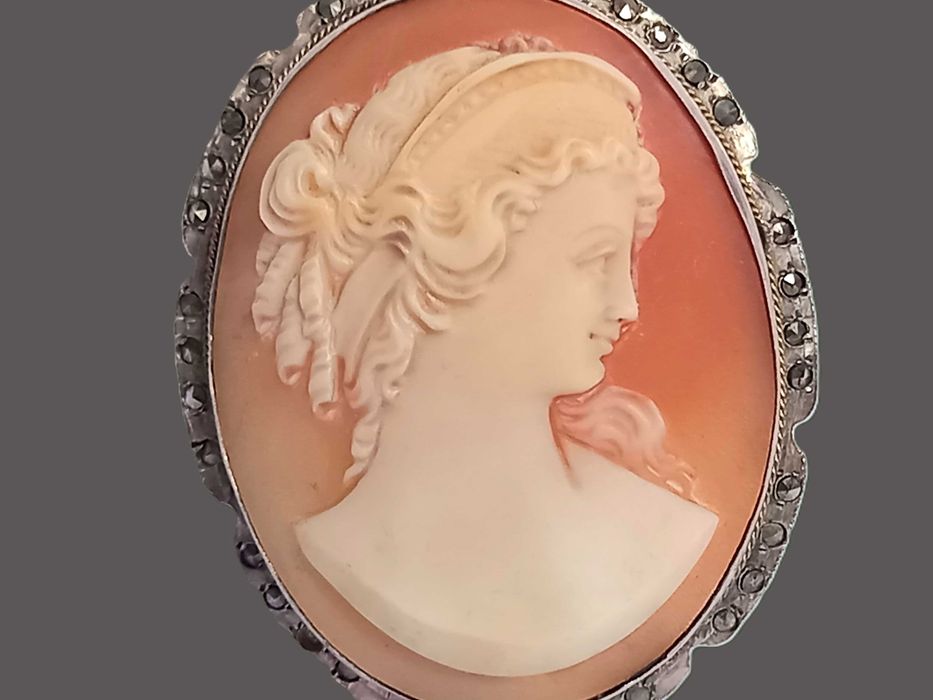 Piękna kamea, wisior/brosza, srebro "800" i markazyty, pocz. XX w.