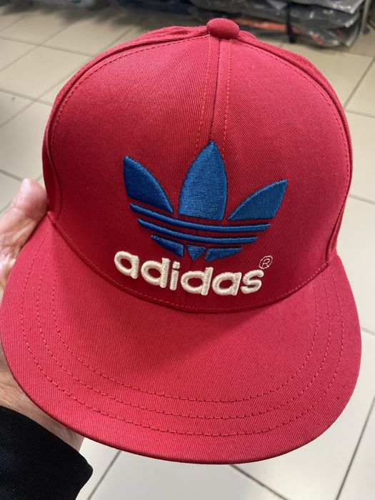 Бейсболка Adidas. Обємна вишивка. Червона. Оригінал.