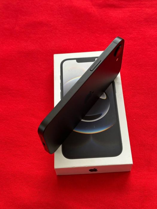 Продаю IPhone 16 e 128 Neverlock