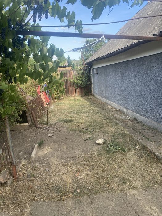 Продам дом в с. Любомирка Подільського р-на.