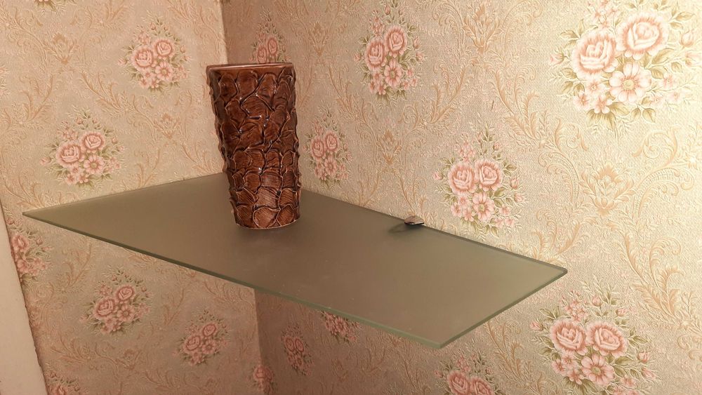 Стекляная полочка