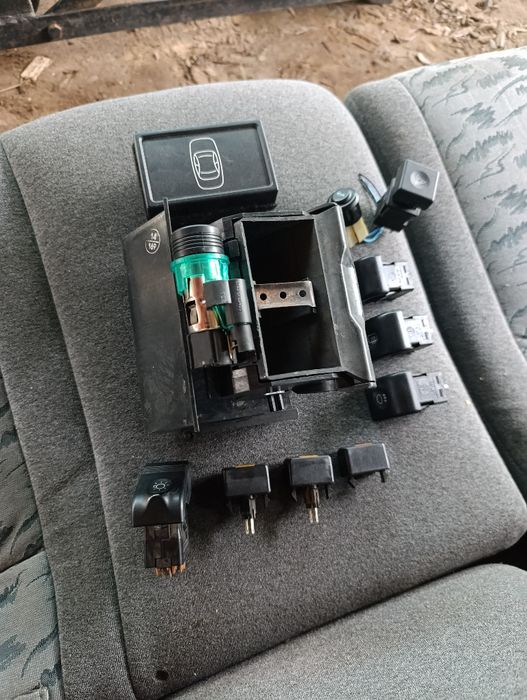 Прикуриватель - пепельница , кнопки Ваз 2110,11,12