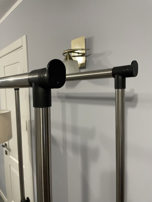 Стойка для одежды