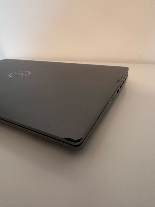 Dell Latitude 5521