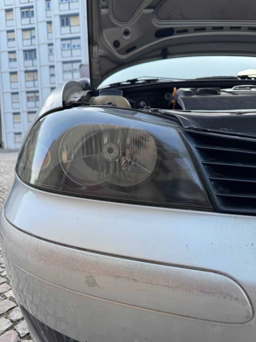 Restauro e Polimento de Faróis – Devolva a Transparência Original