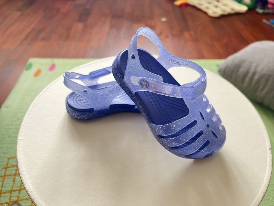 Босоніжки, сандалі crocs