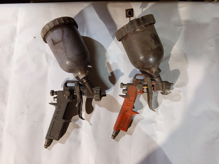 Краскопульт електричний, є ще 2 краскопульта пневматичних