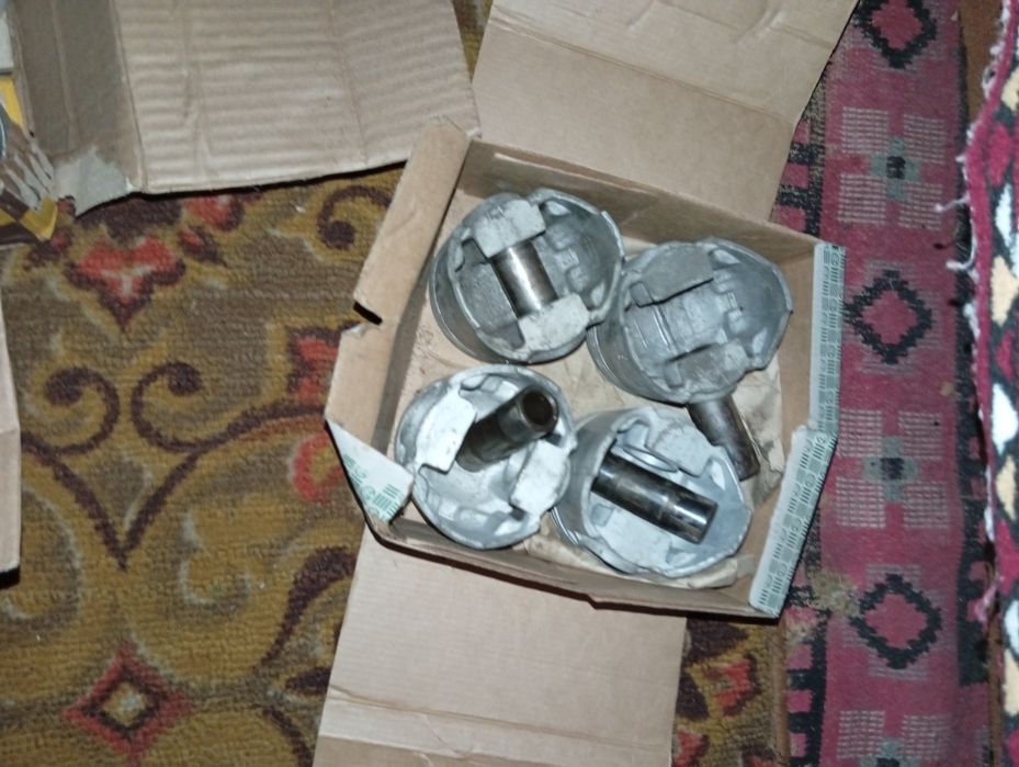 Продам Поршні для сімейства жигулів ВАЗ 2101-ВАЗ 2106. Нові!!