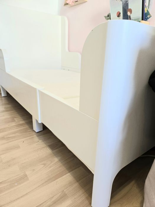 Cama e colchão infantil Ikea