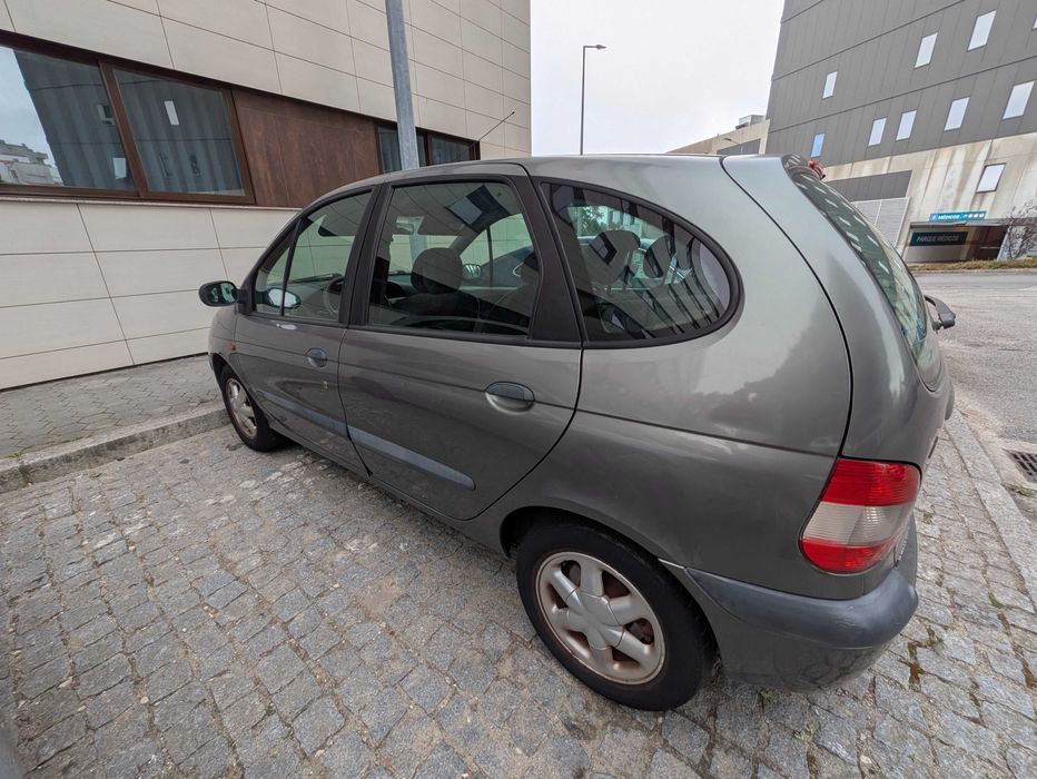 Renault Scénic — fotografia 8