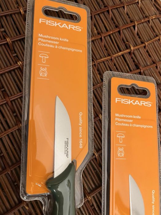 Ніж для грибів Fiskars
