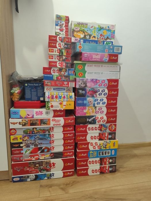 Duży zestaw puzzli