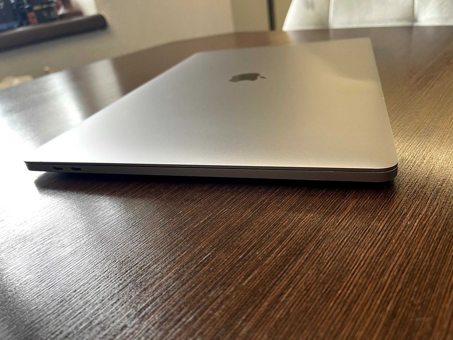 MacBook Pro 15” 2019 | i9 / 16GB / 512GB SSD |  Відмінний стан