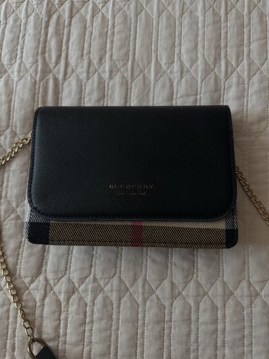 Сумка burberry.