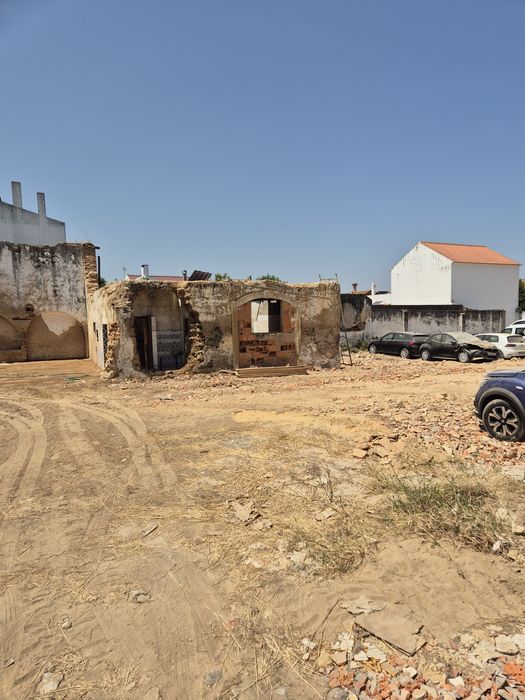 Vendo tereno urbano na centro de Alpiarça  N118 com uma área de 1970 m2