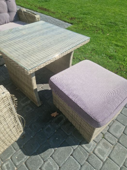 Narożnik kanapa technorattan na ogród taras stolik