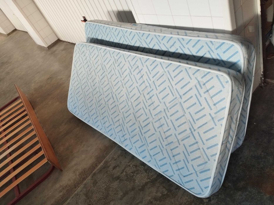 Sofá Cama em Excelente Estado