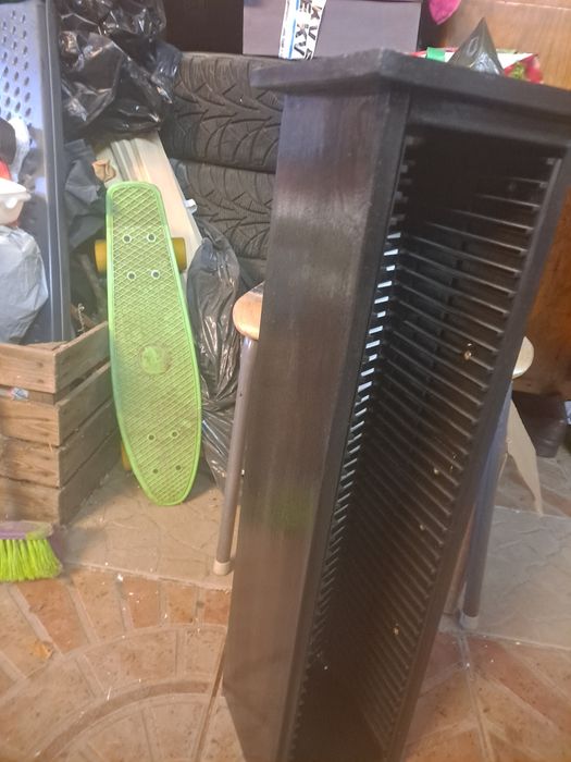 Stojak drewniany na płyty cd
