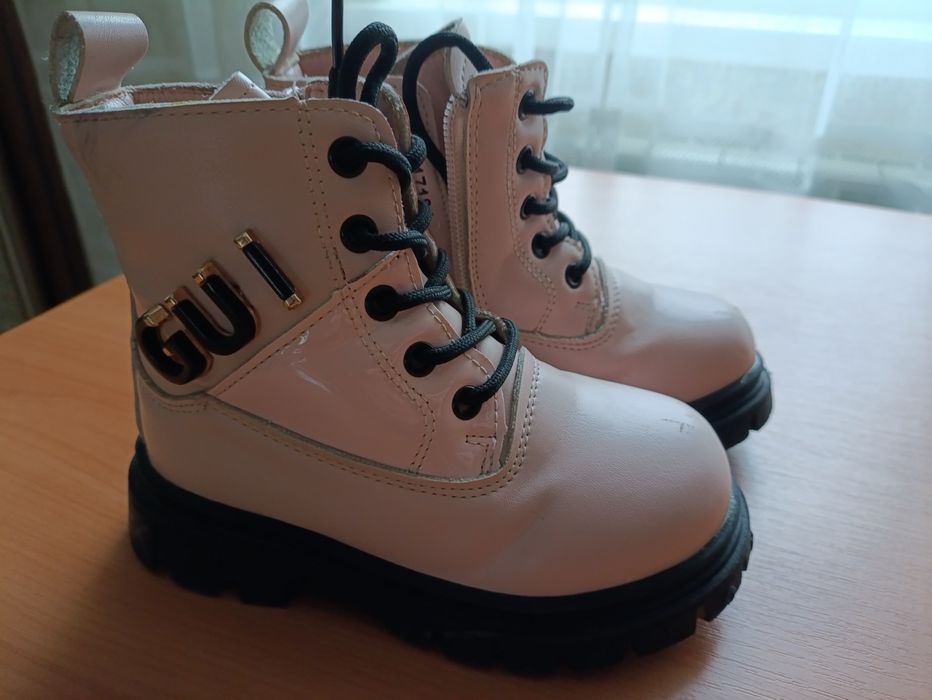 Дитячі зимові чоботи.