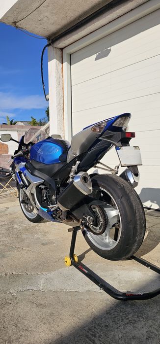 Suzuki gsxr1000 k8