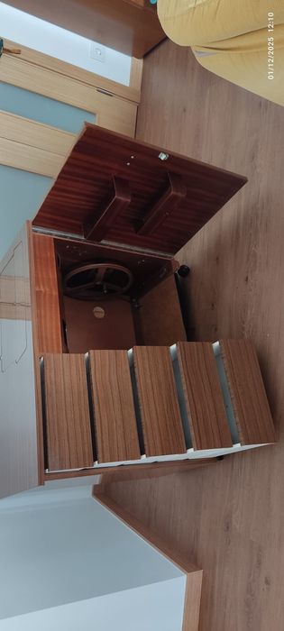 Mesa de costura em ótimo estado
