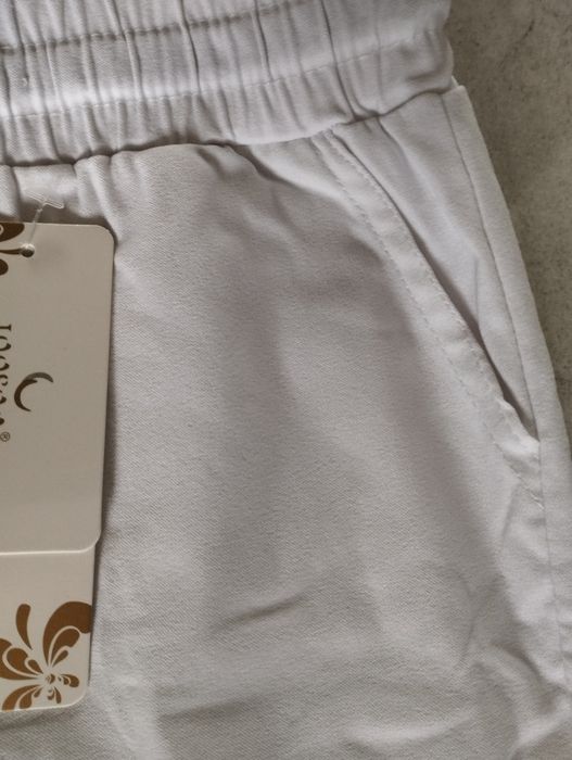 3/4 spodnie białe