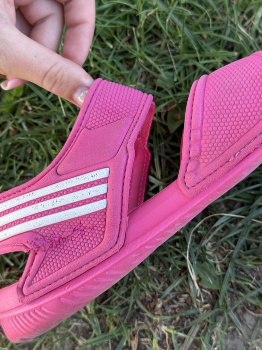 Босоніжки adidas 34розмір