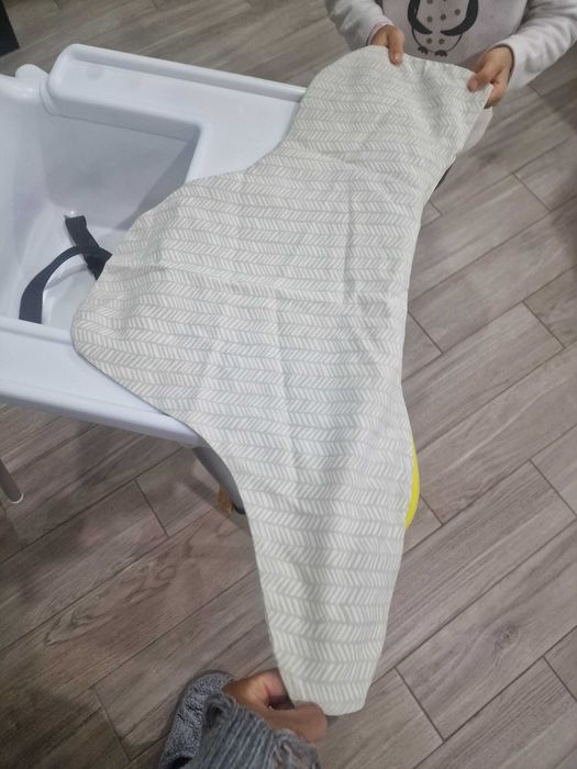 Cadeira refeição continente com pousa pés e tabuleiro