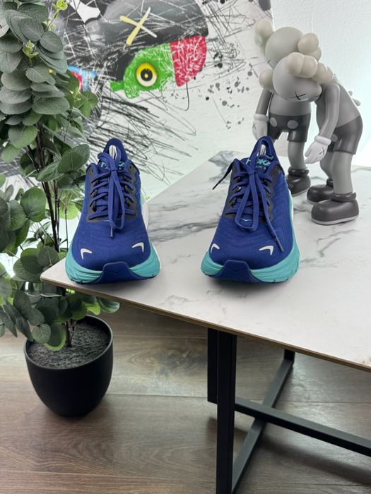 Кросівки Hoka Arahi 6 42 розмір Е16405