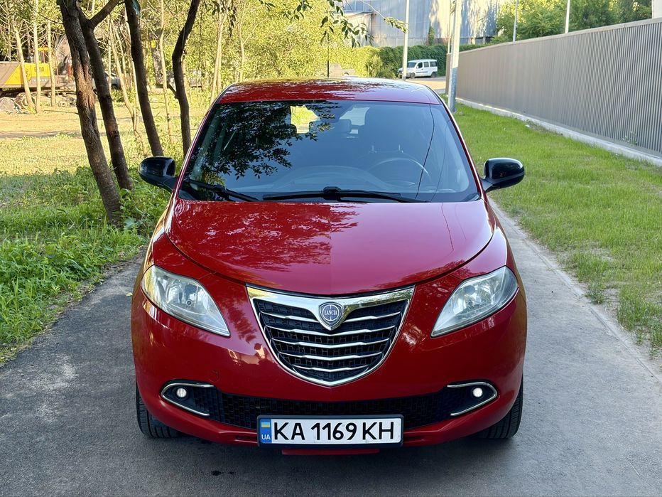 Lancia Ypsilon 2012