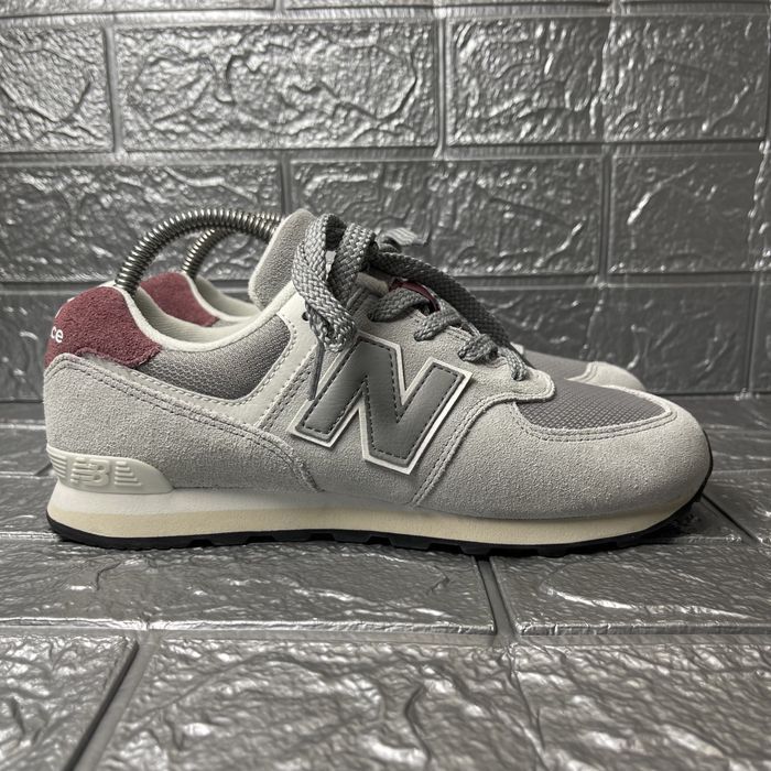 Жіночі кросівки New Balance 574 GC574KBR