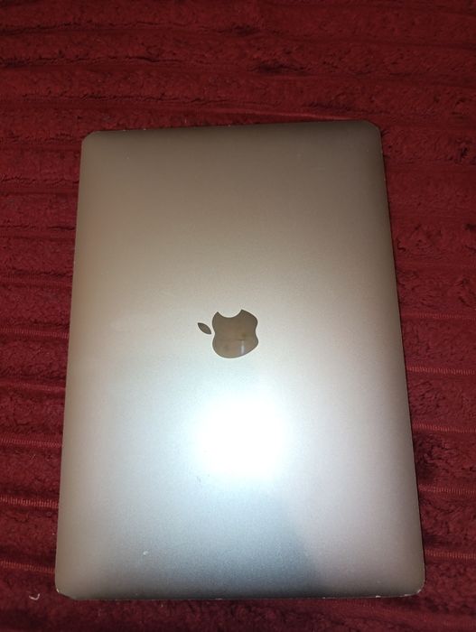 MacBook pro 2017 i5