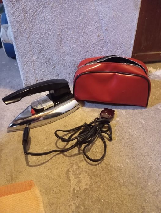 Ferro de passar a roupa vintage