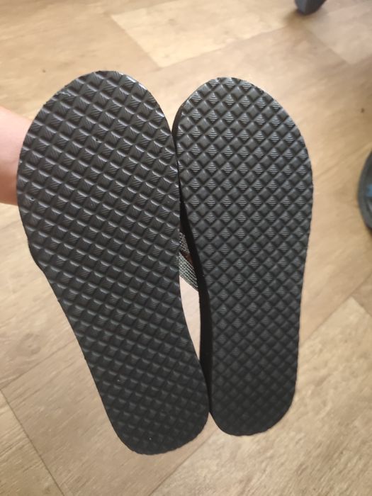 Жіночі шлепки продам