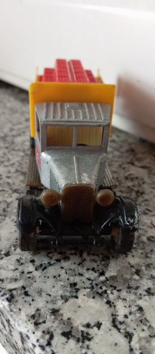 Camião antigo de coleção sunny cola