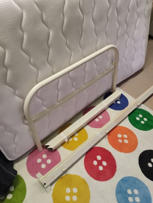 Cama de Solteiro com Colchão.   2 Unidades