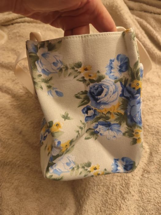 NOWA torba termiczna lunchbox z kwiatowym wzorem